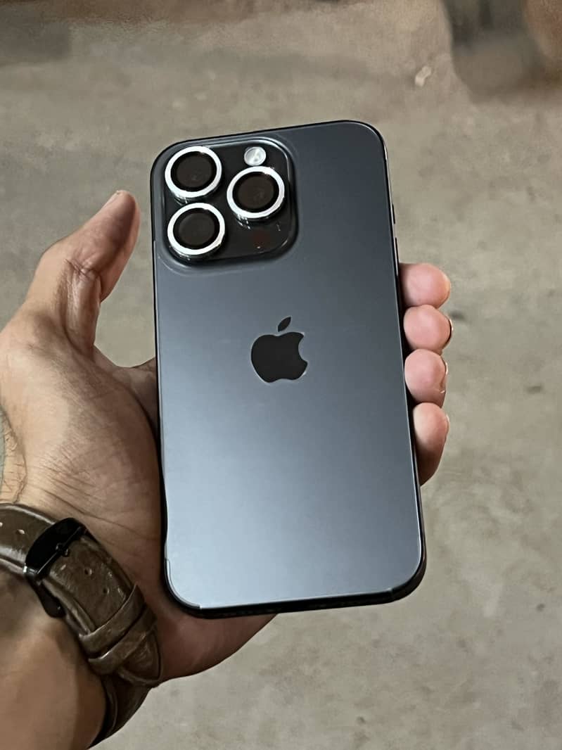 I phone 15 pro jv 256 gb 2