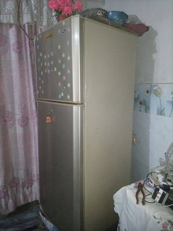 selling refrigirator 1
