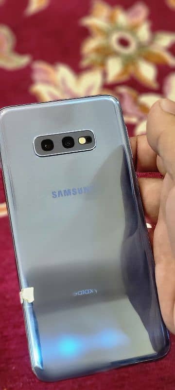 Samsung Galaxy s10E approve 10/10 0