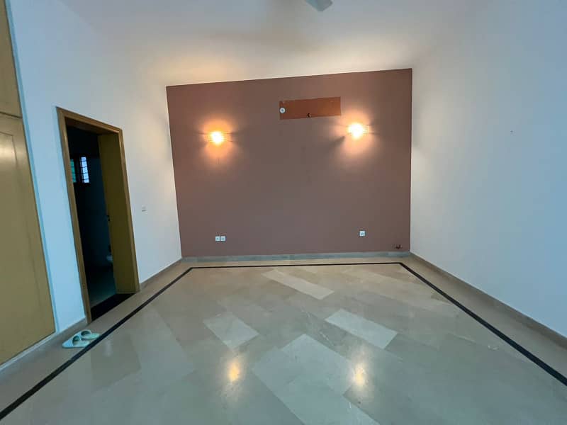 1 Kanal Upper Portion for Rent in DHA Phase 5 Near Penta Square Prime Location, Modern Living! 12