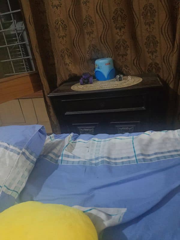 Bed dressing side table 6