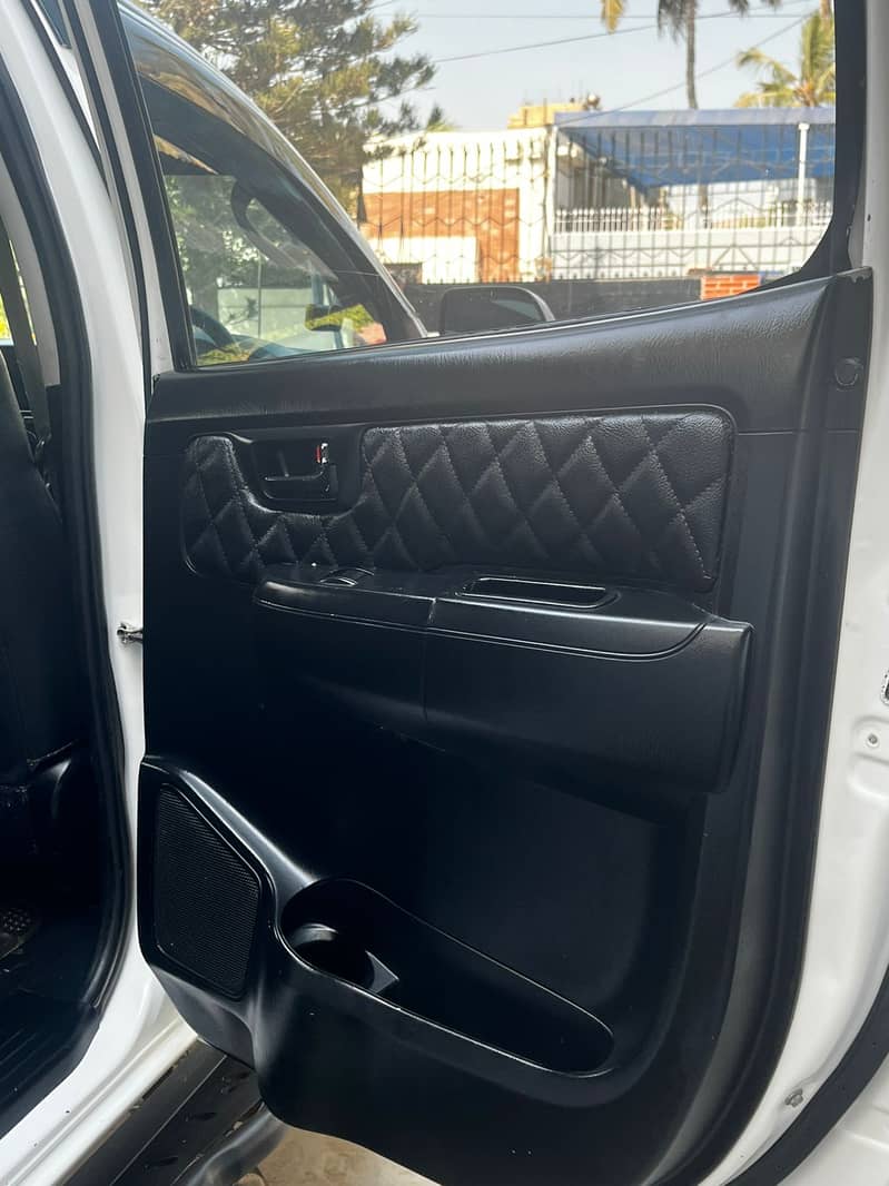 Toyota Hilux 2016 17
