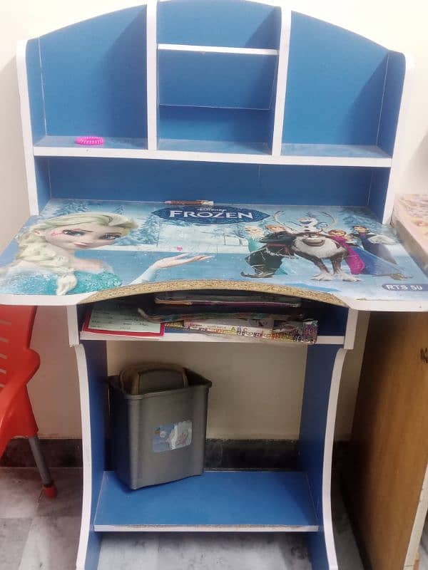 study table 0