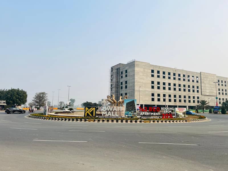 One-Bed Apartments With The Best Views In Bahria Town Main Boulevard 150ft 0