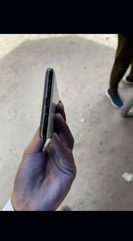 i am selling my Google pixel 6 (8 /128)Gb non pta. 1