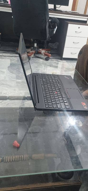Lenovo Thinkpad e595 5