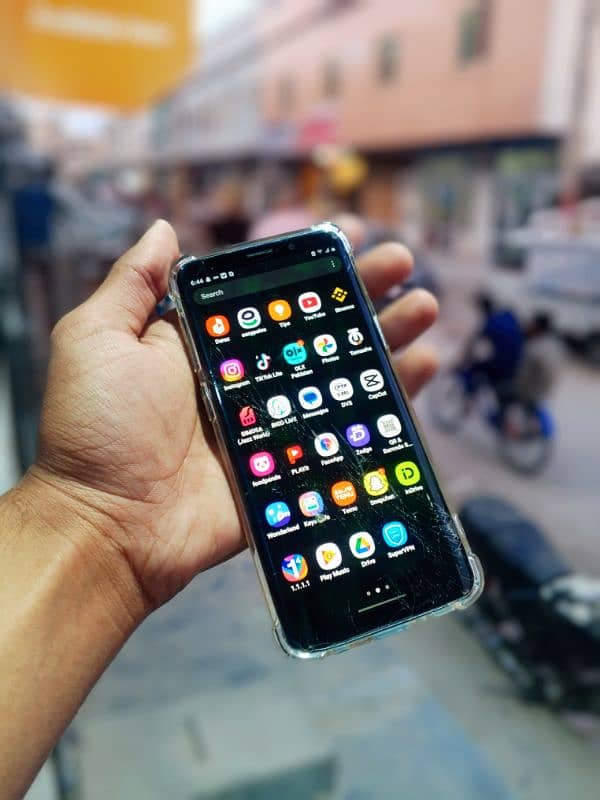 SAMSUNG S9 [6.64] ALL OK EDGE DISPLAY. . URGENT FOR SALE . . GAMING SET 5