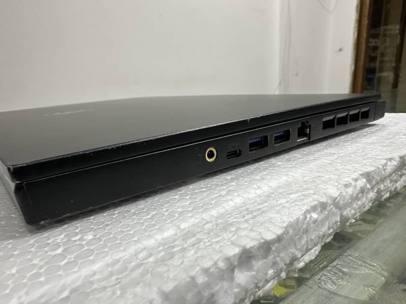 MSI Gaming Beast Laptop (Workstation) 3