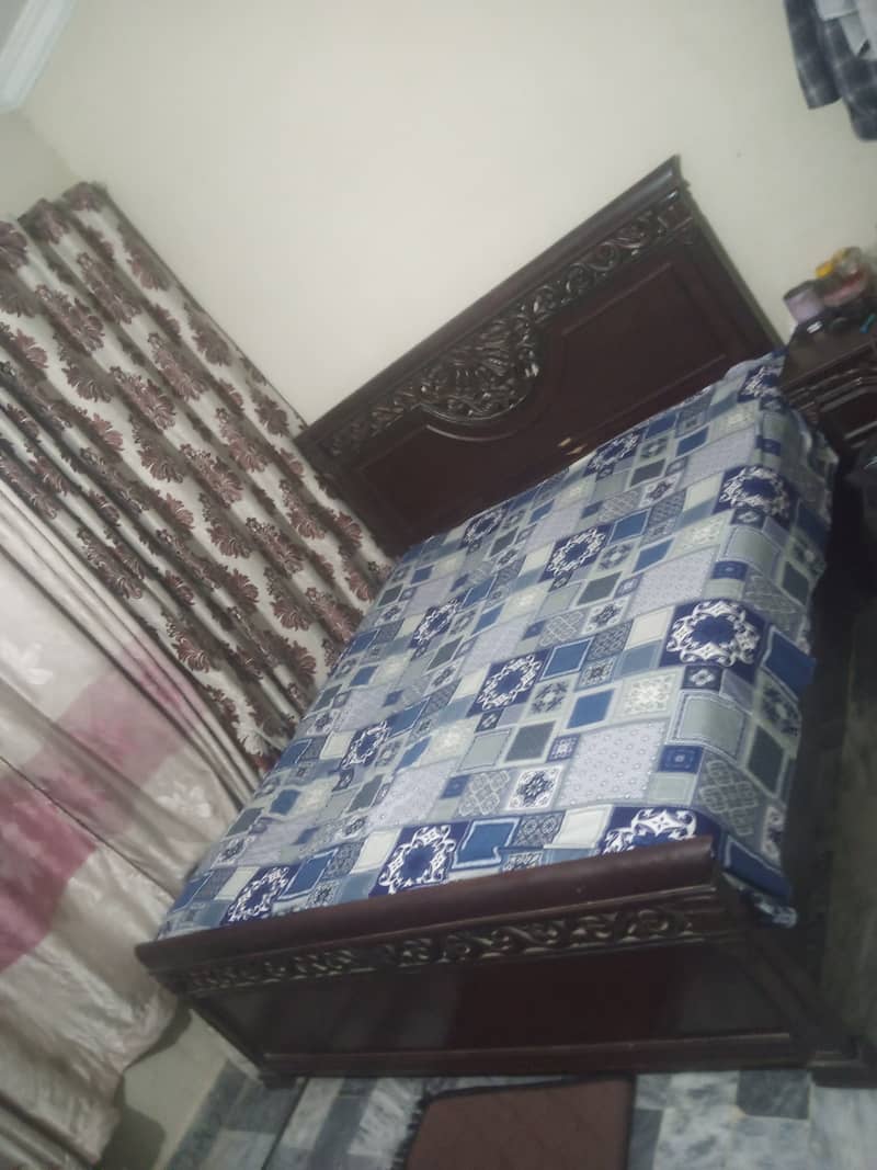 Solid Wood Bed Set with Dressing Table 7