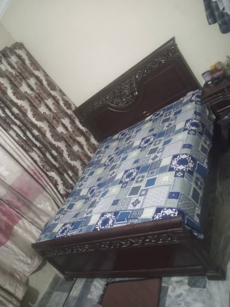 Solid Wood Bed Set with Dressing Table 9