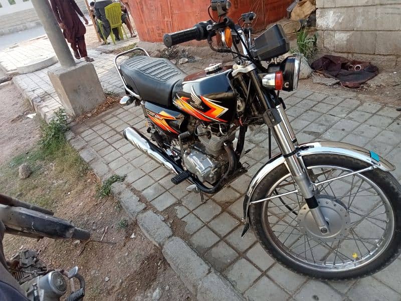 125 Honda Karachi No 5