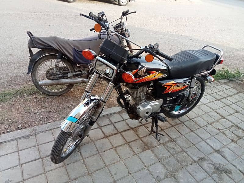 125 Honda Karachi No 6