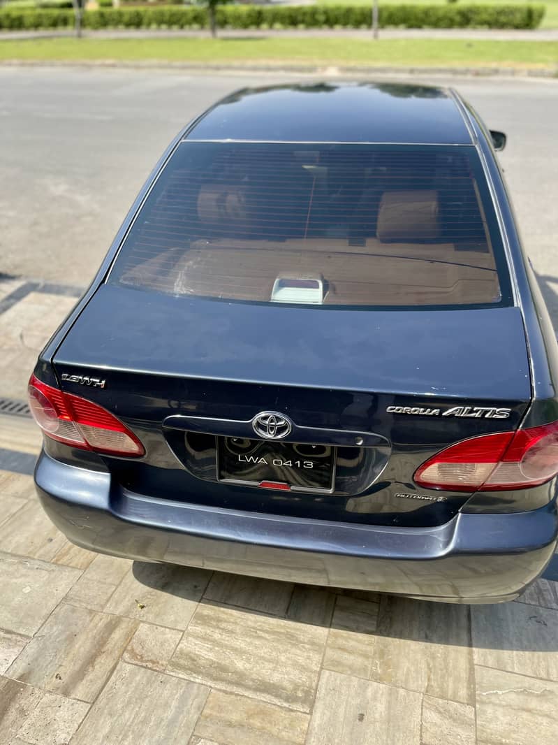 Toyota Corolla Altis 1.8 Automatic 4