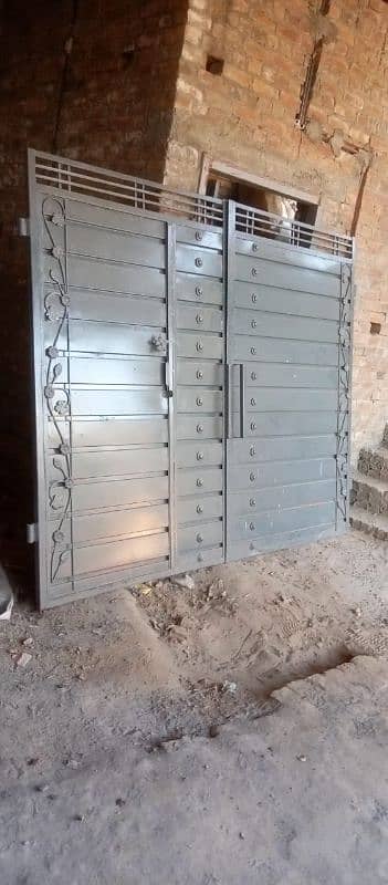 steel gate 8'x7' 0