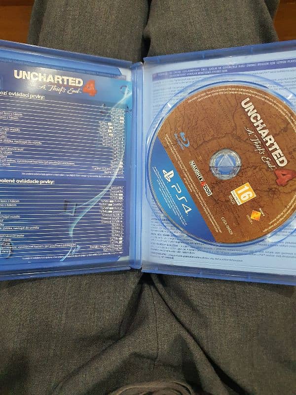 Uncharted 4 : A theif's end (ps4 game) 1