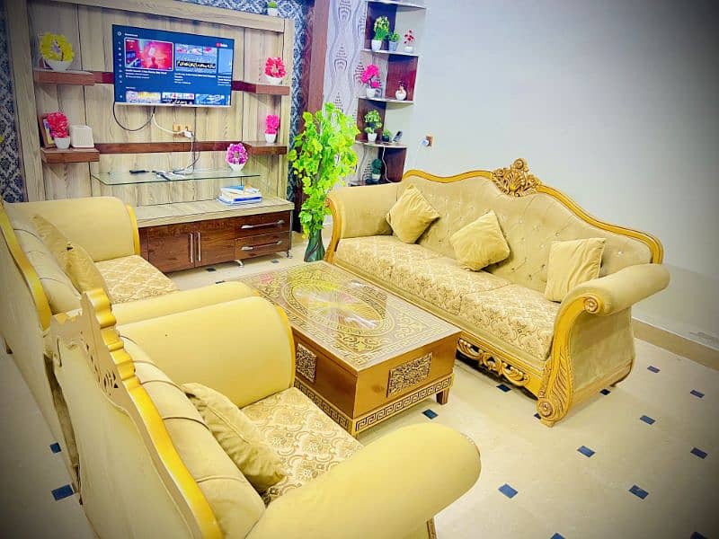 6 Seater Sofa Set with Center Table For Sale 1