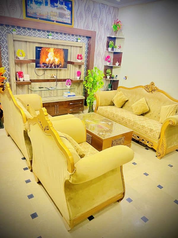 6 Seater Sofa Set with Center Table For Sale 3