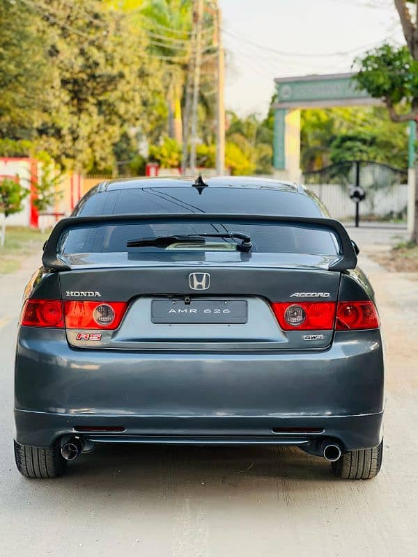 Honda Accord cl8 in excellent condition 3