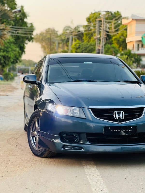 Honda Accord cl8 in excellent condition 4