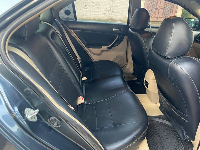 Honda Accord cl8 in excellent condition 9