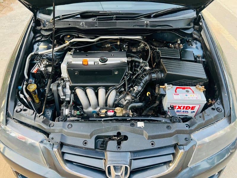 Honda Accord cl8 in excellent condition 10