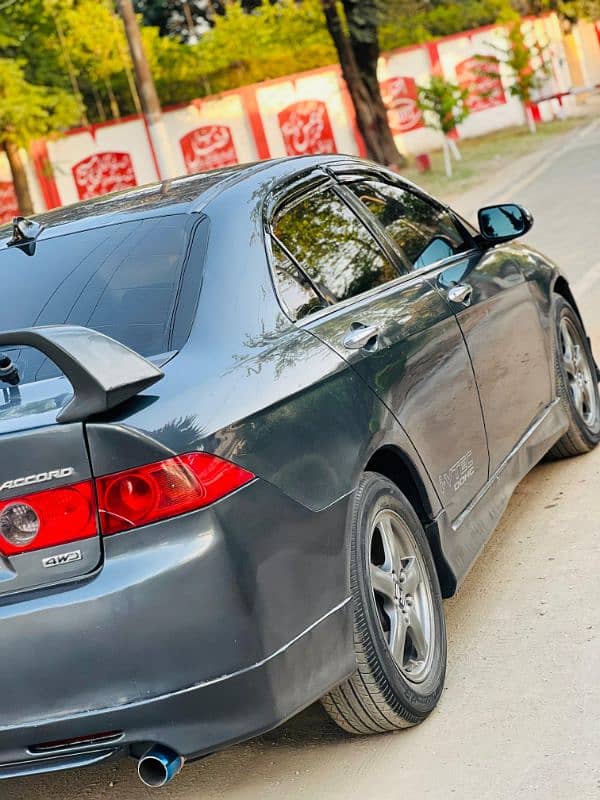 Honda Accord cl8 in excellent condition 13