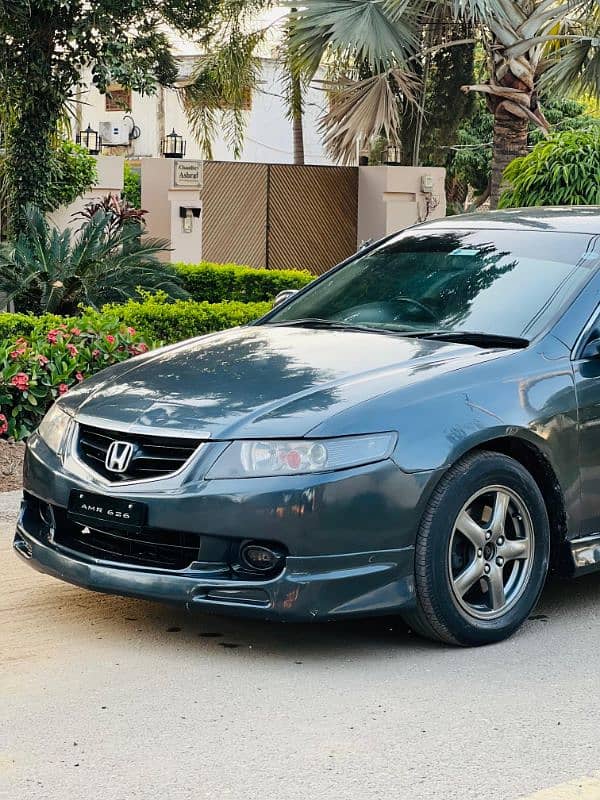 Honda Accord cl8 in excellent condition 14
