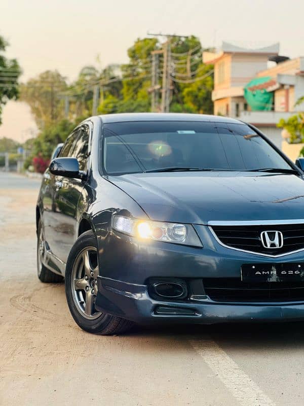 Honda Accord cl8 in excellent condition 18