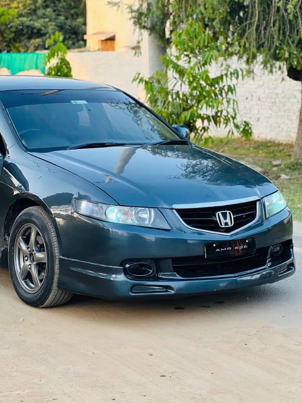 Honda Accord cl8 in excellent condition 19
