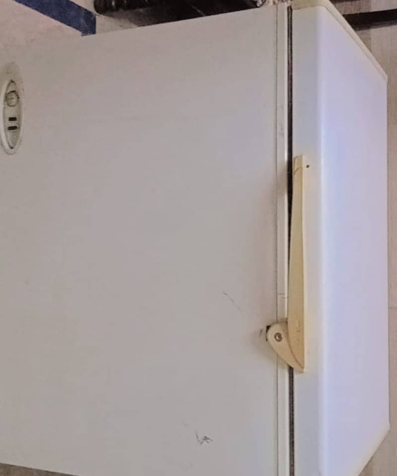 Waves deep freezer single door 0