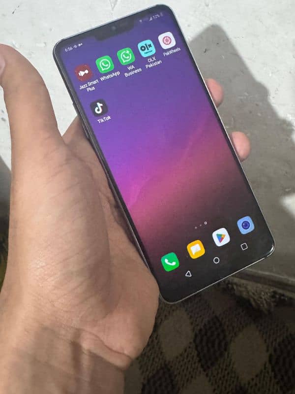 Lg g7 think pta approved 4gb / 64 gb free cover+ charger type c . . 4
