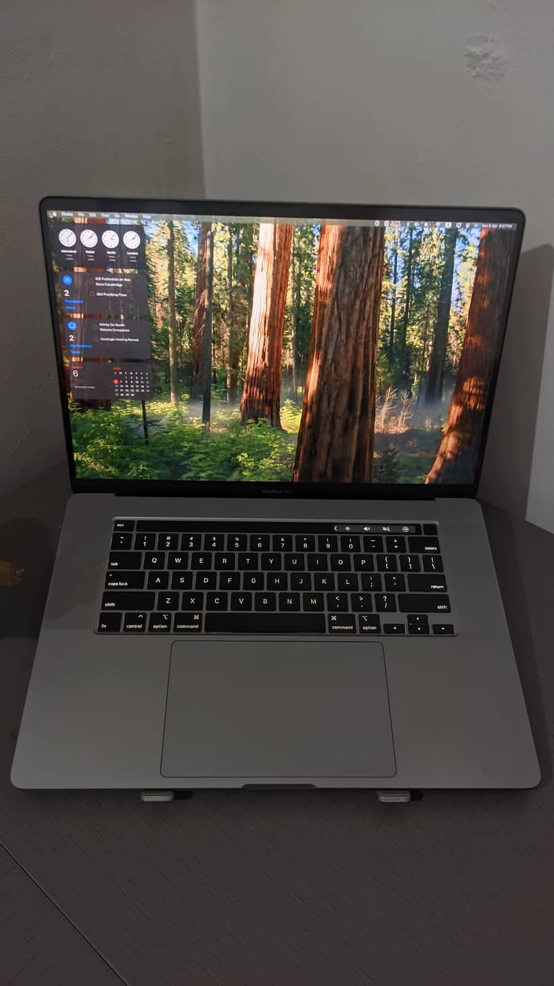 MacBook Pro 2019 | 16" | i9 8 core | 16GB | 1TB | 4GB GPU 2