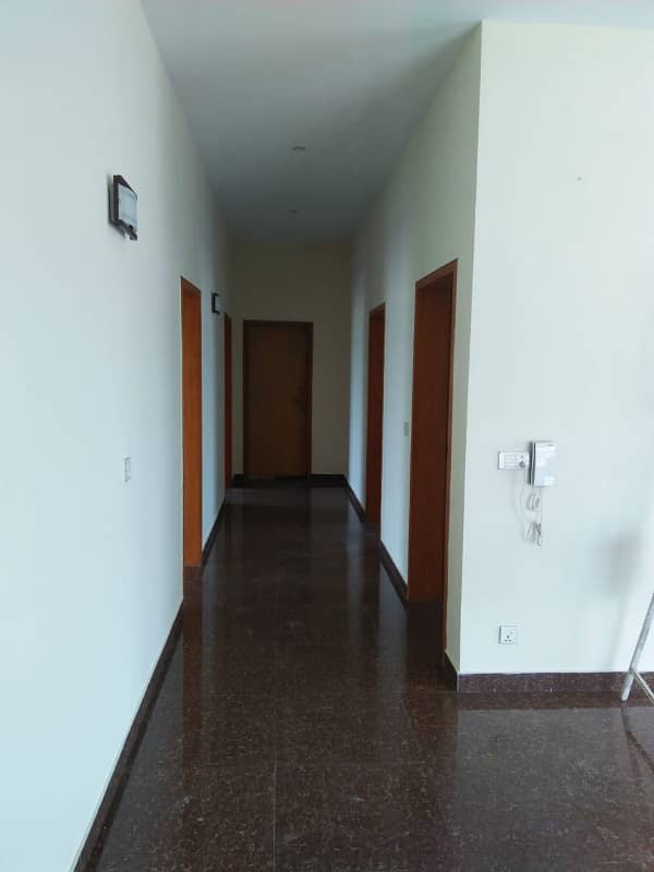 1KANAL NEWLY UPPER PORTION DHA PHASE 6 4