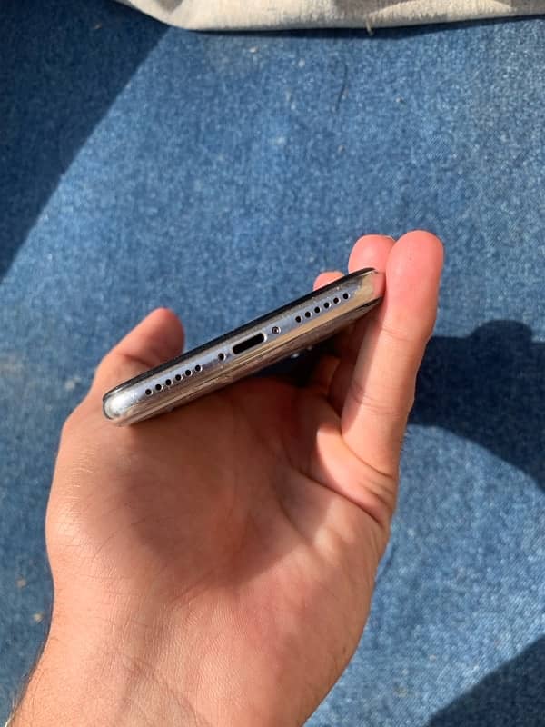 iPhone X 3