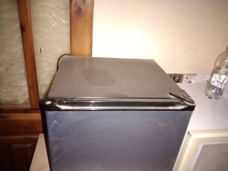 Haier mini fridge 0