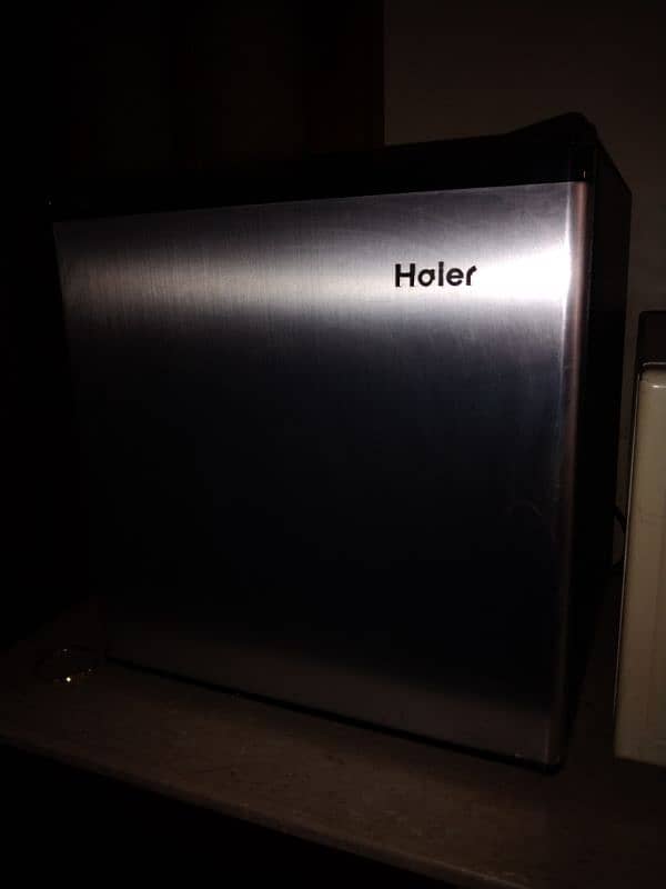 Haier mini fridge 4