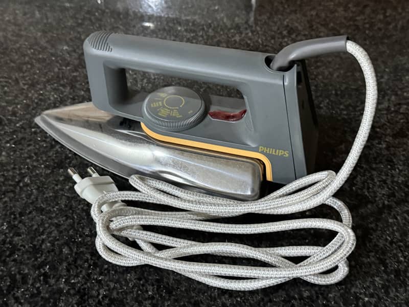 Philips Dry Iron HD1172 0
