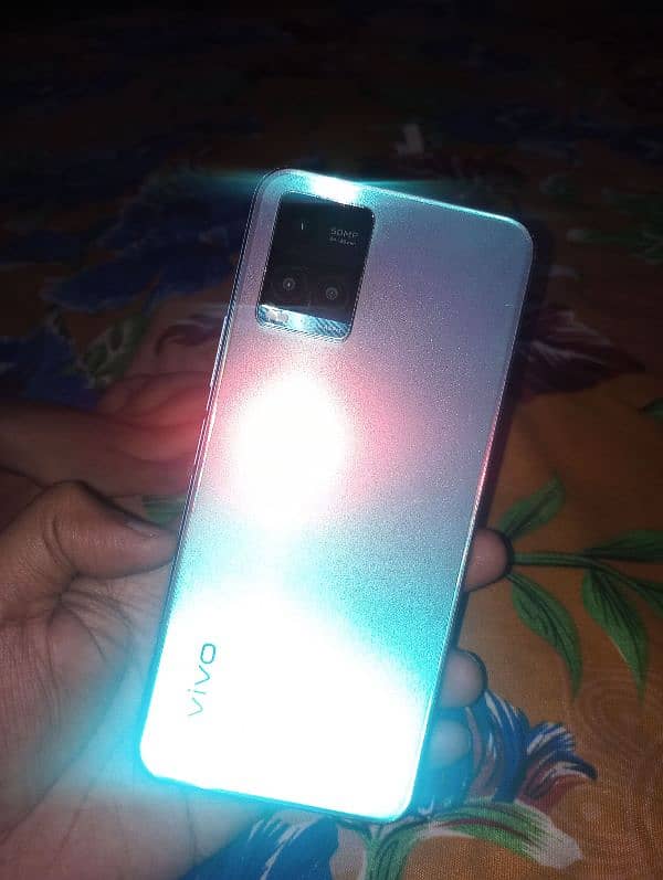 vivo y33 8 + 4 full new condition 128 GB 2