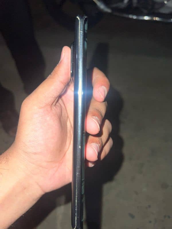 Aquos r6 1