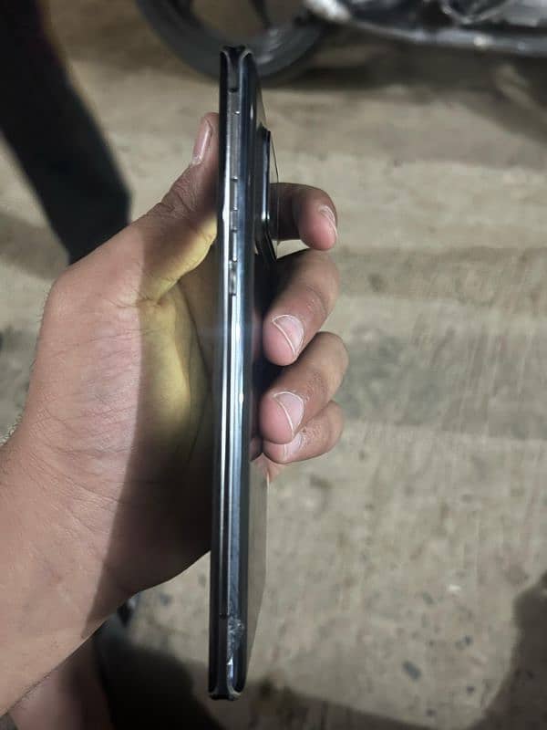 Aquos r6 5