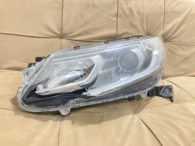 Right head light for Brv broken cover 3