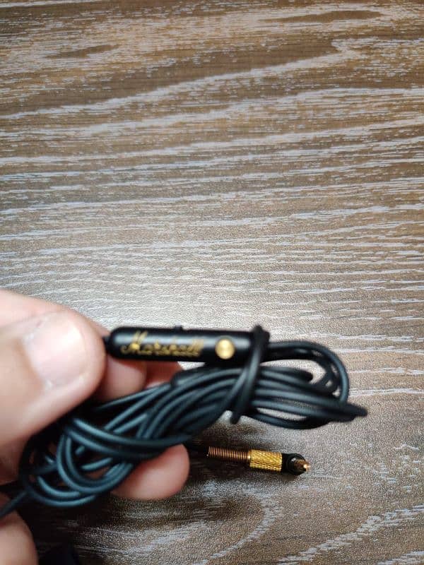Marshall Earphones 3
