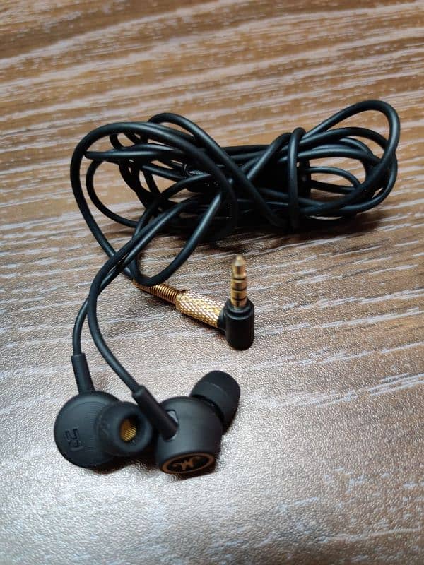 Marshall Earphones 4