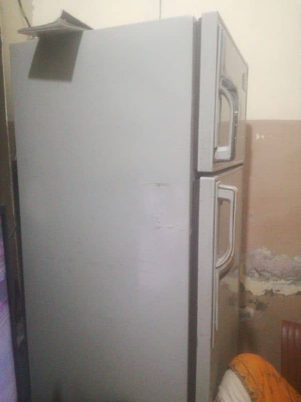all good fridge DAWLANCE 1