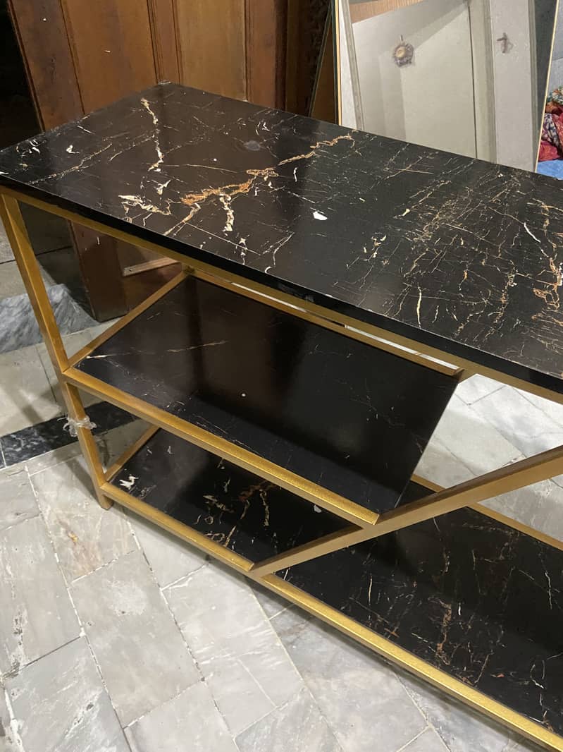 gold and black detailed three tier table 2