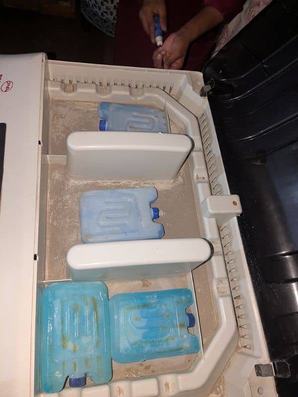 Pak Asia cooler ice box full cool and chil 7
