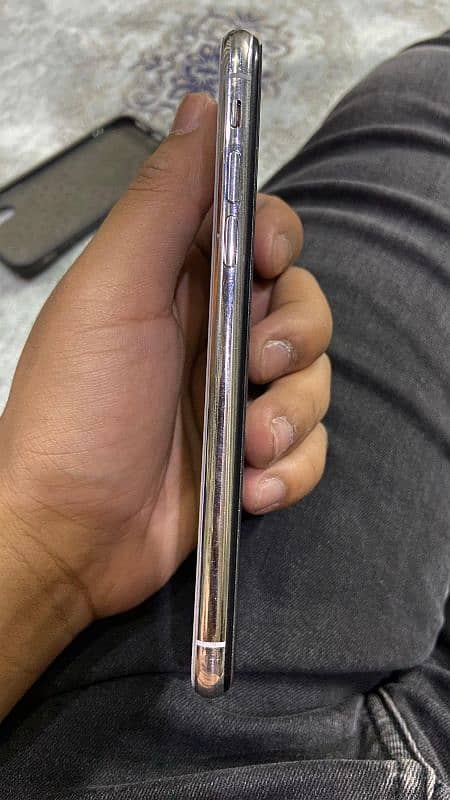 i phone xs 4