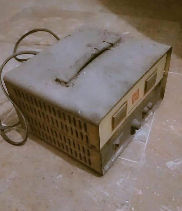 national 1600 watts Stablizer In orignal Condtion 2