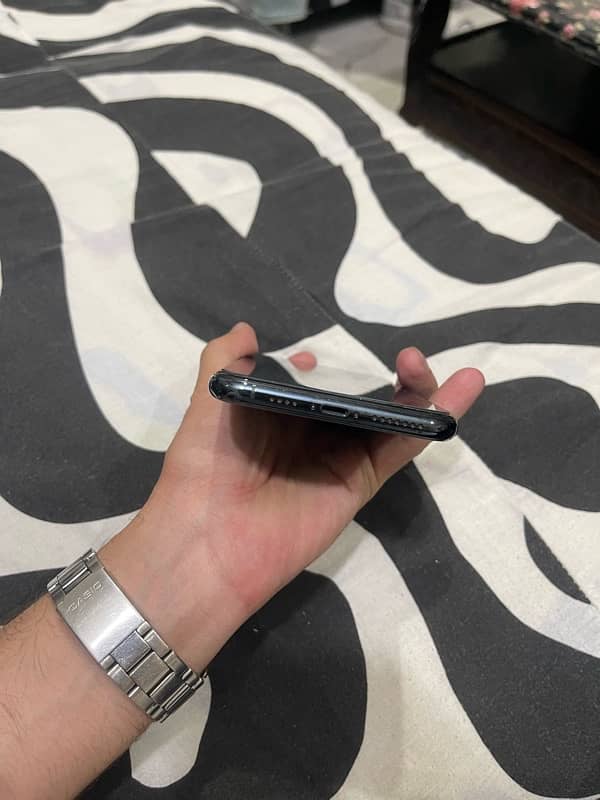 iPhone 11 Pro Max 256GB PTA Approved 3