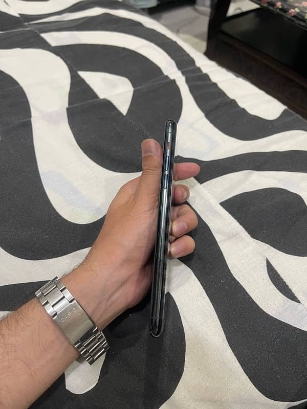 iPhone 11 Pro Max 256GB PTA Approved 4